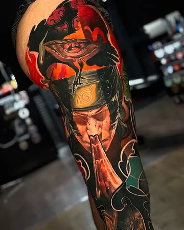 Naruto en pleine composition de chakra, sceau des mains, tatouage réaliste