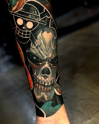 Détail Chopper et Brook, sleeve One Piece, tatouage réaliste